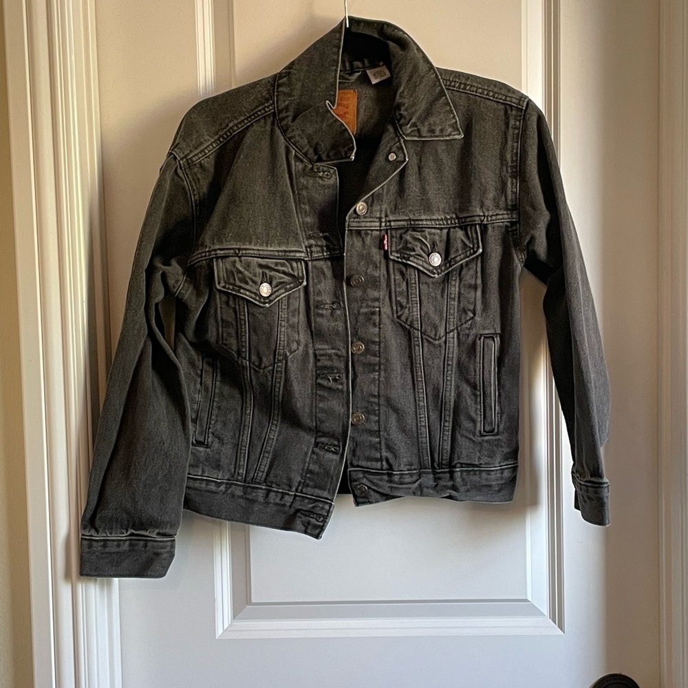 Levi’s oversized dark denim jacket